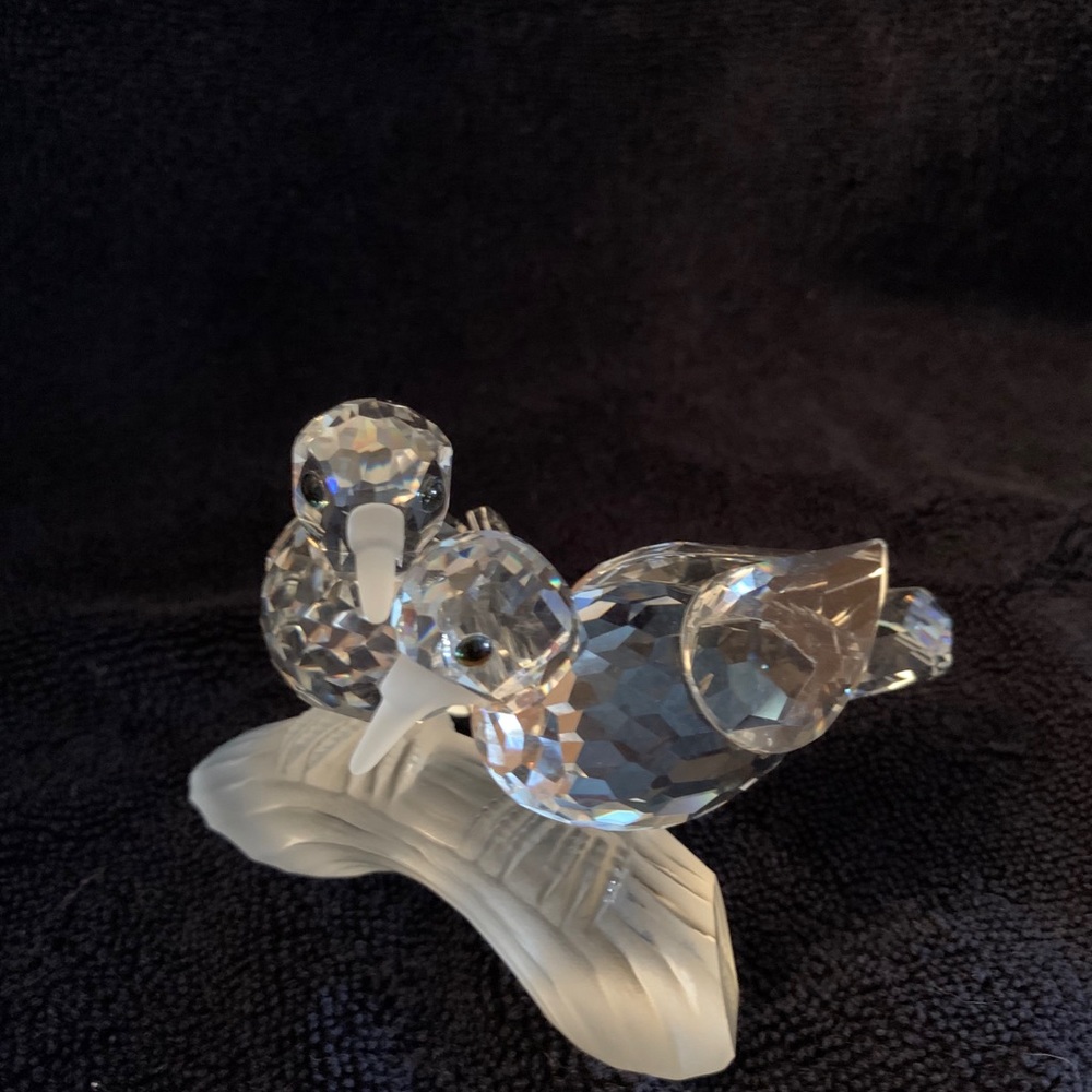 SWAROVSKI CRYSTAL "TURTLE DOVES", SCS 1989 ANNUAL FIGURINE, "CARING & SHARING"